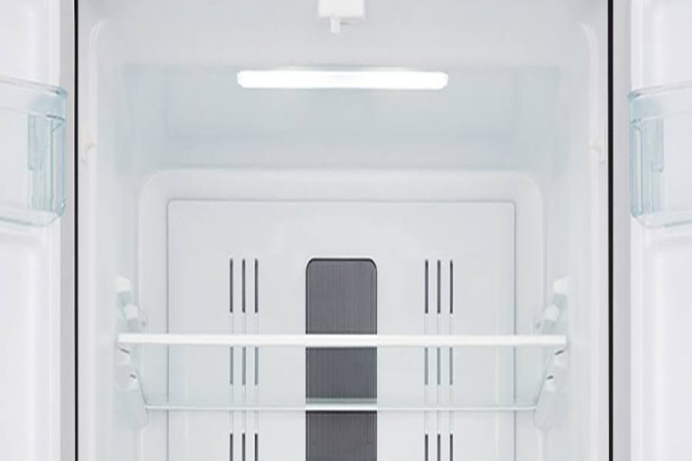 tu-lanh-hitachi-den-led-ben-trong_d28a55f88d084814a7f3a7a4614c7c30.jpg